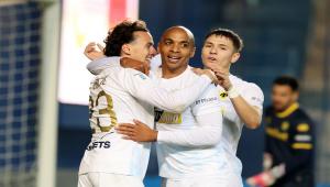 Super League: Πέρασε… αέρα η ΑΕΚ από το Αγρίνιο (5-0 τον Παναιτωλικό)