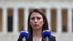 Η Νίνα Κασιμάτη του ΣΥΡΙΖΑ καλωσορίζει τη φρεγάτα "Κίμων" - Είχε υπερψηφίσει τις αμυντικές δαπάνες