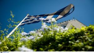 ΤτΕ: Πρόβλεψη για τριετία με σταθερό ρυθμό ανάπτυξης 2,1% στην ελληνική οικονομία