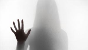 Φρίκη στη Βρετανία: Αποκαλύφθηκε νέα υπόθεση Pelicot - Νάρκωνε και βίαζε τη σύζυγό του για 13 χρόνια