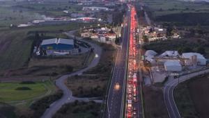 Αγροτικά μπλόκα: Ουρές χιλιομέτρων στην Αθηνών-Λαμίας