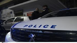 Πάτρα: Χειροπέδες σε μητέρα και γιο που είχαν χασίς και μαχαίρια karampit