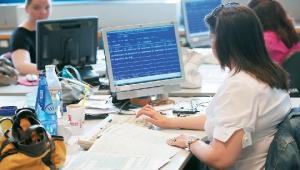 Δημόσιοι υπάλληλοι: Πώς η μείωση των συντελεστών φορολογίας εισοδήματος αυξάνει τις αποδοχές