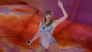 Taylor Swift: Δώρισε 2 εκατ. δολάρια σε μεγάλους οργανισμούς για τα Χριστούγεννα