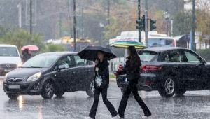 Καιρός – Meteo: Μεγάλα ύψη βροχής στα δυτικά και την Αττική παραμονή Χριστουγέννων, 78 χιλιοστά νερού στη Δάφνη