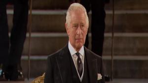 Βασιλιάς Κάρολος: Το εορταστικό μήνυμα για τα Χριστούγεννα τονίζει ενότητα και καλοσύνη εν μέσω παγκόσμιων εντάσεων