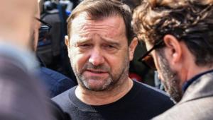 Ν.Πλακιάς: «Αρρωστημένη συμπεριφορά και χυδαιότητα» η ευχετήρια κάρτα της Hellenic Train