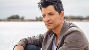 Ο Σάκης Ρουβάς χορεύει με την κόρη του Αριάδνη – Απίστευτη ομοιότητά τους γίνεται viral!