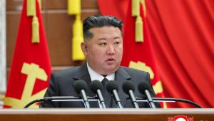 Κιμ Γιονγκ Ουν: «Δεσμοί αίματος» ένωσαν Πιονγκγιάνγκ και Μόσχα μέσα στον πόλεμο της Ουκρανίας