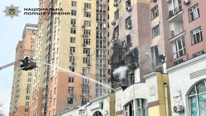 Ρωσικά drones σφυροκοπούν την Ουκρανία πριν από τη συνάντηση Ζελένσκι-Τραμπ την Κυριακή