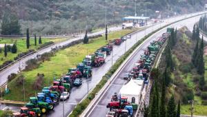 Οι αγρότες κλείνουν επ’αόριστον την Εθνική Αντιρρίου – Ιωαννίνων – Δίωρος αποκλεισμός στο μπλόκο Μπράλου με ουρές χιλιομέτρων στον Ε65