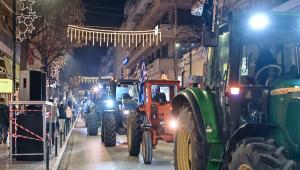 Οι αγρότες ετοιμάζονται για «ρεβεγιόν» στα μπλόκα: Κλιμακώνονται οι κινητοποιήσεις, σκληραίνει η στάση τους μετά τις γιορτές