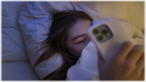 Γαλλία: Θα απαγορεύσει τα μέσα κοινωνικής δικτύωσης κάτω των 15 ετών την επόμενη σχολική χρονιά