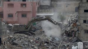Το Ισραήλ κατεδαφίζει κτίρια σε προσφυγικό καταυλισμό * Καταδίκασαν ΟΗΕ, ΕΕ την απαγόρευση πρόσβασης σε 37 ΜΚΟ στη Γάζα