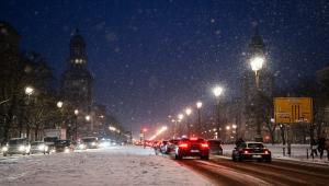 Στη δίνη της κακοκαιρίας «Elli» η βόρεια Γερμανία: Κλειστά σχολεία και χάος στους αυτοκινητόδρομους