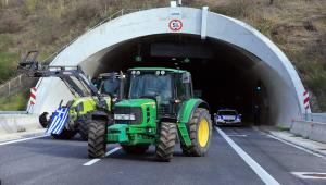 Κ. Δημογλίδου: Σχηματίστηκε δικογραφία κατά αγροτών στη Νεμέα που έκλεισαν ξαφνικά την εθνική οδό