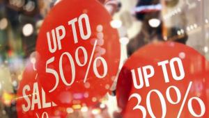 Ξεκινούν αύριο οι χειμερινές εκπτώσεις – Τι να προσέξουν οι καταναλωτές