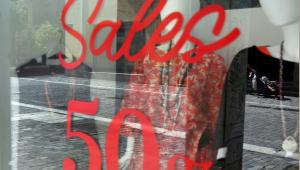 Χειμερινές εκπτώσεις: Πρεμιέρα τη Δευτέρα με στόχο τζίρο άνω των 6 δισ. ευρώ