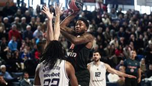 Τι έκανε ο Τζόουνς στο ντεμπούτο του με τον Ολυμπιακό (vids)