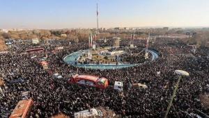 Το καθεστώς οδηγεί το Ιράν σε εμφύλιο: Διαδηλωτές υπέρ της κυβέρνησης στην Τεχεράνη – Οργανώσεις μιλούν για χιλιάδες νεκρούς