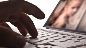 Βριλήσσια: Συνελήφθη 49χρονος καταζητούμενος για παιδική πορνογραφία – Εντοπίστηκαν 176 αρχεία με ανήλικα