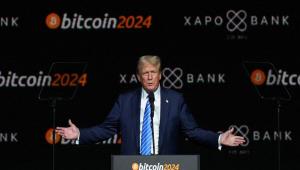 Τραμπ σε NATO: «Πείτε στη Δανία να διώξει τώρα τους Ρώσους και τους Κινέζους από τη Γροιλανδία»