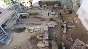 Αποκαλύφθηκαν αρχαιότητες στην αυλή της “Οικίας Κοκοβίκου” στην Πλάκα – Δείτε φωτογραφίες