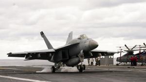 Με το δάχτυλο στη σκανδάλη οι ΗΠΑ: Ενδείξεις επικείμενης επίθεσης στο Ιράν μέσα στις επόμενες ώρες