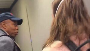 Ο άγριος τσακωμός του πρώην δήμαρχου της Νέας Υόρκης με γυναίκα στο αεροδρόμιο – «Άντε γα@@σου» απάντησε στις προκλήσεις της