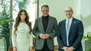 To γεύμα του Μητσοτάκη με τον σύμβουλο του Τραμπ και έμπιστό του στη FED και την Κίμπερλι Γκιλφόιλ