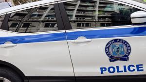 Συνελήφθησαν ένας 70χρονος και μια 42χρονη για τους πυροβολισμούς σε ψητοπωλείο στον Άγιο Δημήτριο – Αναζητείται ένας 39χρονος