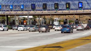 Τροχαίο στα Μέγαρα: Σύγκρουση δύο φορτηγών στα Μέγαρα, κλειστή λωρίδα στη Ν.Ε.Ο. Αθηνών - Κορίνθου