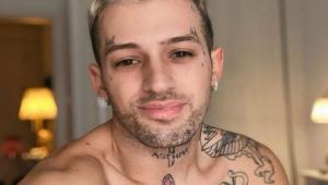 Τάσος Ξιαρχό: «Είμαι στρέιτ ομοφυλόφιλος-«Δεν χρειάζεται να φοράς στρινγκ στο Σύνταγμα»