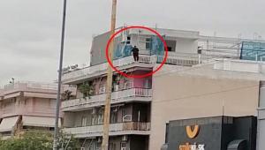 Γυναίκα απειλεί να πέσει από ταράτσα πολυκατοικίας στον Κορυδαλλό (ΕΙΚΟΝΑ)