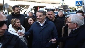 Μητσοτάκης σε πολίτες στο Μαρούσι – «Η ΝΔ είναι η μόνη δύναμη που εγγυάται σταθερότητα, ασφάλεια και προκοπή στη χώρα»