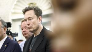 Κόντρα Έλον Μασκ με τον CEO της Ryanair: «Είναι παντελώς ηλίθιος, απολύστε τον»