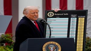 Ο Τραμπ επιβάλλει δασμούς σε 8 ευρωπαϊκές χώρες επειδή δεν στηρίζουν το πλάνο του για τη Γροιλανδία