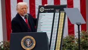 Ο Τράμπ επιβάλλει δασμούς 10% σε 8 χώρες της Ευρώπης επειδή έστειλαν στρατό στην Γροιλανδία