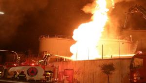 Φωτιά στο Πέραμα: “Παραλίγο να τιναχτούμε στον αέρα, από σύμπτωση ήταν ατύχημα κι όχι δυστύχημα”, λέει ο δήμαρχος