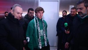 Αντίνο: «Μεγάλος σύλλογος ο Παναθηναϊκός, χαρούμενος που είμαι εδώ» - Φωτογραφίες από την άφιξη του παίκτη