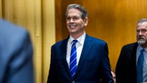 Μπέσεντ: Η Ευρώπη είναι αδύναμη - Ο Τραμπ δεν κάνει πίσω για τη Γροιλανδία