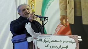 Ο Πεζεσκιάν απειλεί τις ΗΠΑ: Προειδοποιεί ότι μια επίθεση κατά του ανώτατου ηγέτη Αλί Χαμενεΐ θα ήταν κήρυξη πολέμου