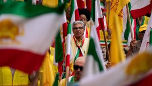 Το Ιράν θα εξετάσει την άρση της απαγόρευσης του ίντερνετ – Χάκαραν την κρατική τηλεόραση