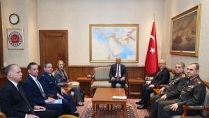 "Πρεσβευτής ή αποικιακός κυβερνήτης;": Σάλος στην Τουρκία για φωτογραφία του πρέσβη τvν ΗΠΑ στο υπ. Άμυνας