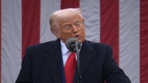 Τραμπ: Η Ευρώπη πρέπει να επικεντρωθεί στον πόλεμο στην Ουκρανία όχι στη Γροιλανδία