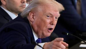 Τραμπ: «Ουδέν σχόλιον» η απάντηση, για το αν επιτεθεί στη Γροιλανδία