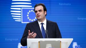 Πιερρακάκης μετά το Eurogroup: «Πρέπει να επιστρέψουμε σε έναν δρόμο βιώσιμης οικονομικής ανάπτυξης»