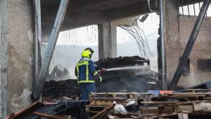 Μενίδι: Συνελήφθη 37χρονος για την πυρκαγιά στο εργοστάσιο πλαστικών – Έβαλε φωτιά σε καλώδια για να αφαιρέσει τον χαλκό