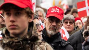 Γροιλανδία: «Make America Go Away» - Ξεπούλησε το κόκκινο καπελάκι που σατυρίζει τον Τραμπ