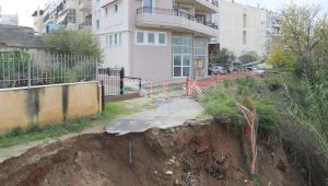 Εκκενώθηκαν σπίτια λόγω καθίζησης στο ρέμα Πικροδάφνης